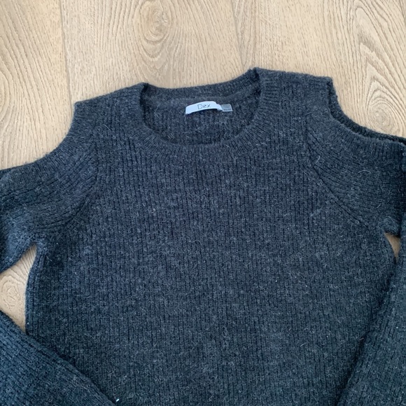 Dex off the shoulder sweater - Picture 3 of 3
